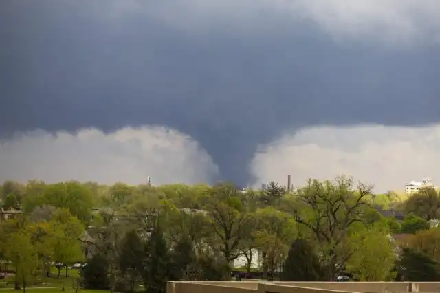 Tornado causes severe damage in Omaha suburbs, tears through Nebraska