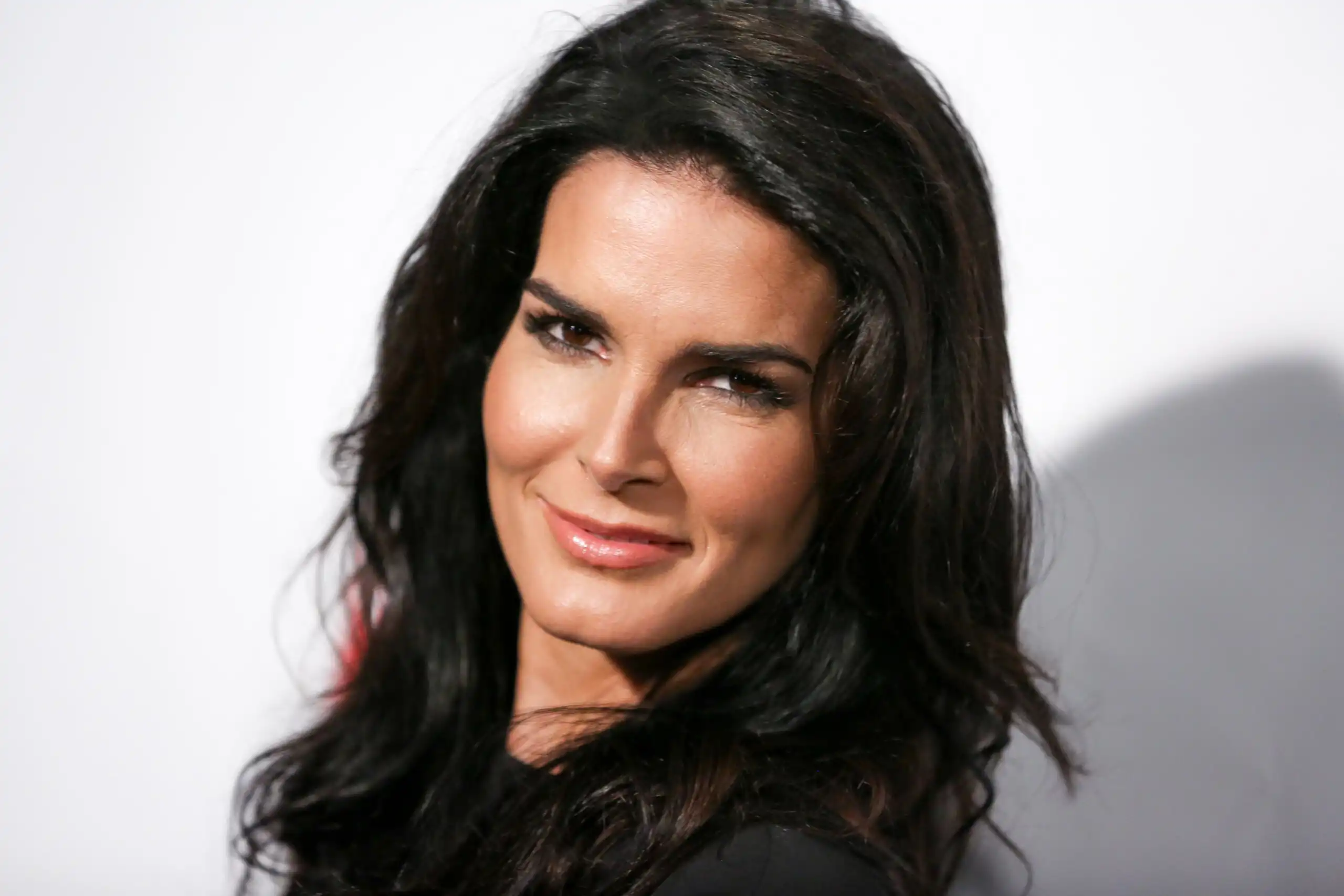 Angie Harmon Files Lawsuit: Dog Shot and Killed by Former Instacart Shopper - WCCB Charlotte's CW