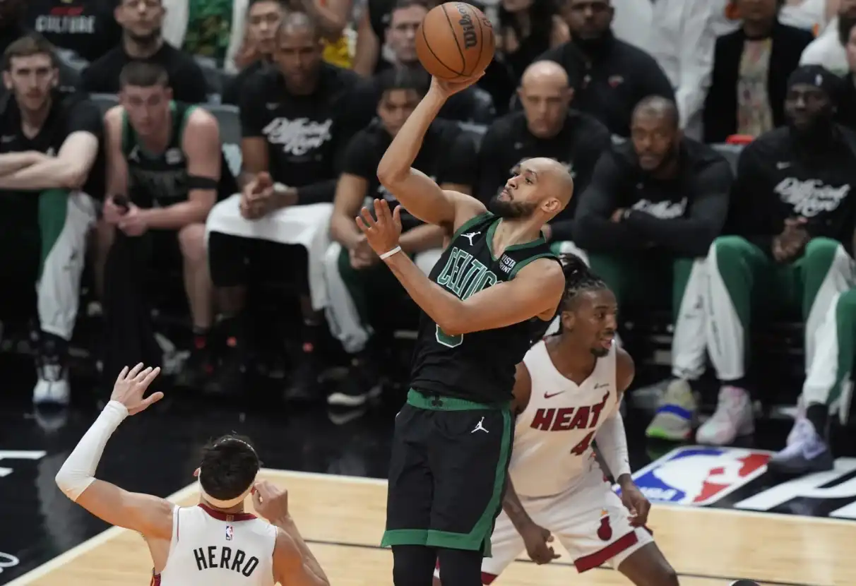 Derrick White scores career-high 38, Porzingis hurt in Celtics Game 4 win in Miami | ABC6