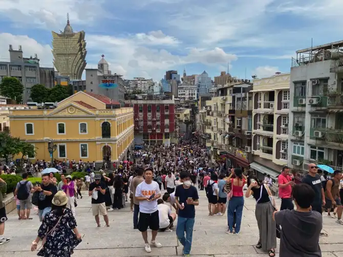 Macau Golden Week tourism surge - MACAU DAILY TIMES