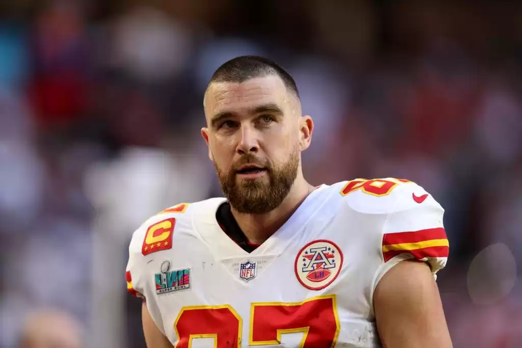 Travis Kelce of the Chiefs speculates that 50-80 percent of NFL players are smokers...