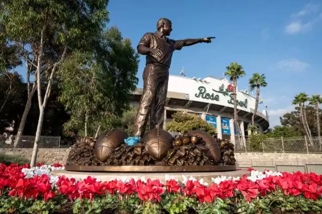 Alexander: Honoring Terry Donahue, UCLA football legacy