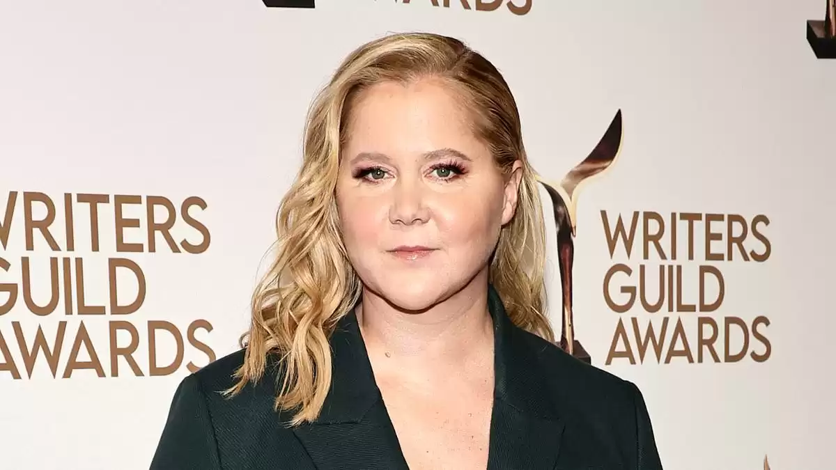 Amy Schumer Turns IG Comments Back On: Accepting Love and Feedback