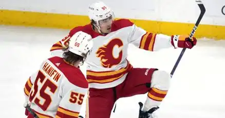 Andrei Kuzmenko Calgary debut, Fames beat Bruins 4-1