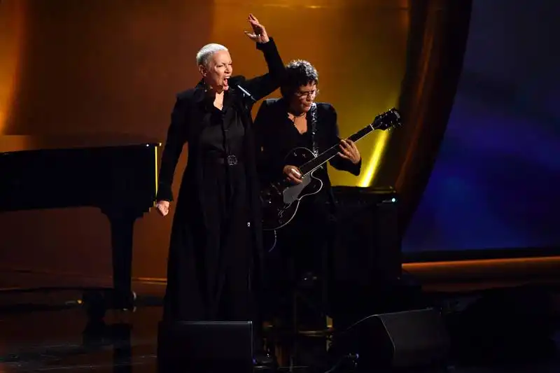 Annie Lennox Gaza ceasefire emotional Sinead O'Connor tribute Grammys