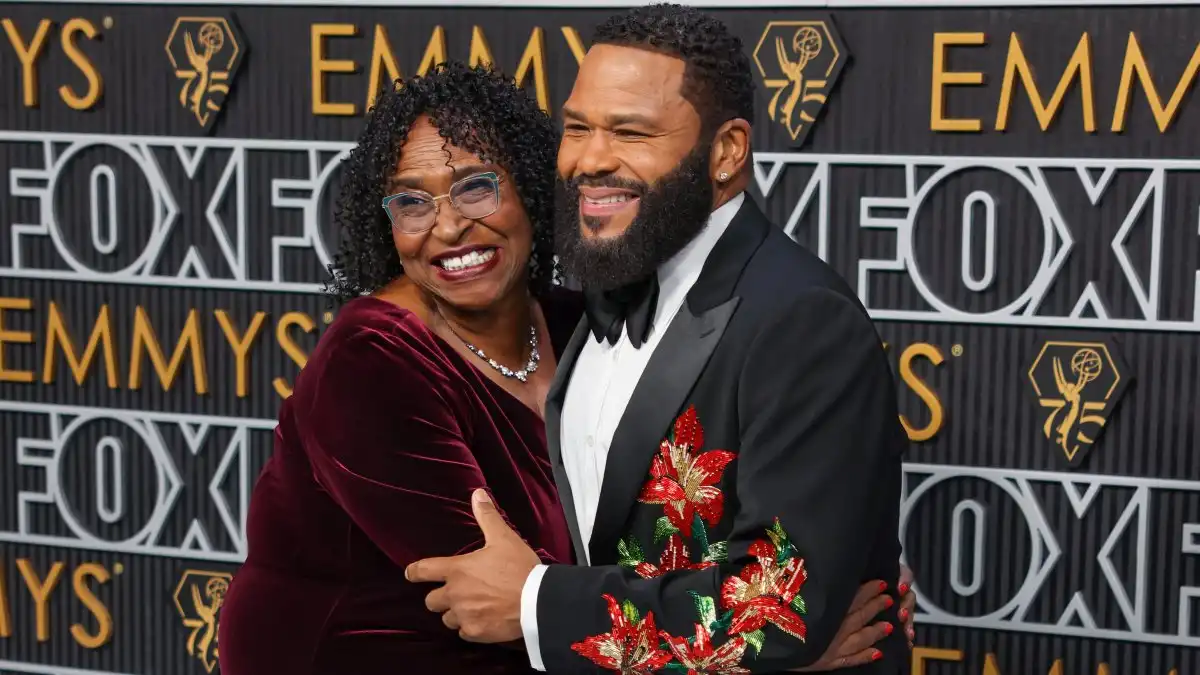 Anthony Anderson mom scolds Emmys monologue