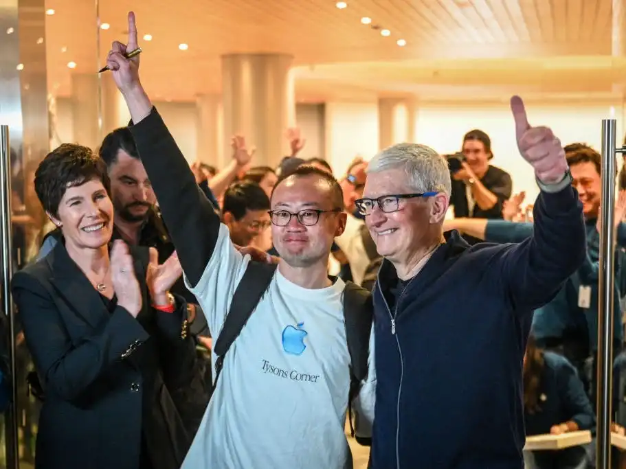 Apple reclaims title as largest company, racing Microsoft and Nvidia to $4 trillion valuation