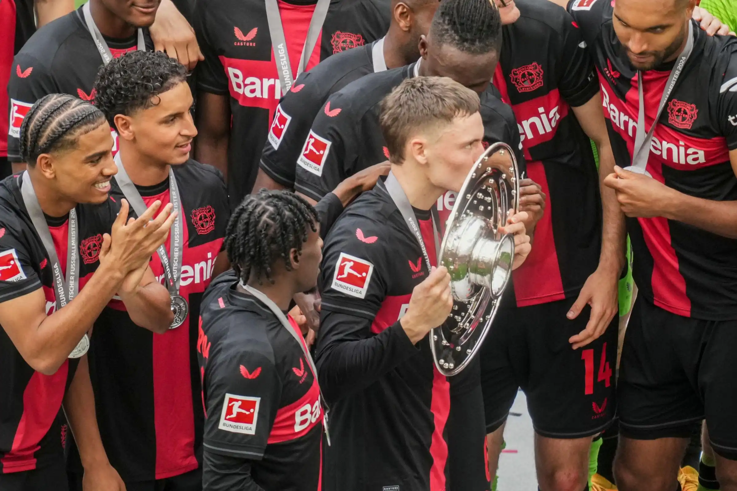 Bayer Leverkusen triumphant unbeaten Bundesliga season victory Augsburg