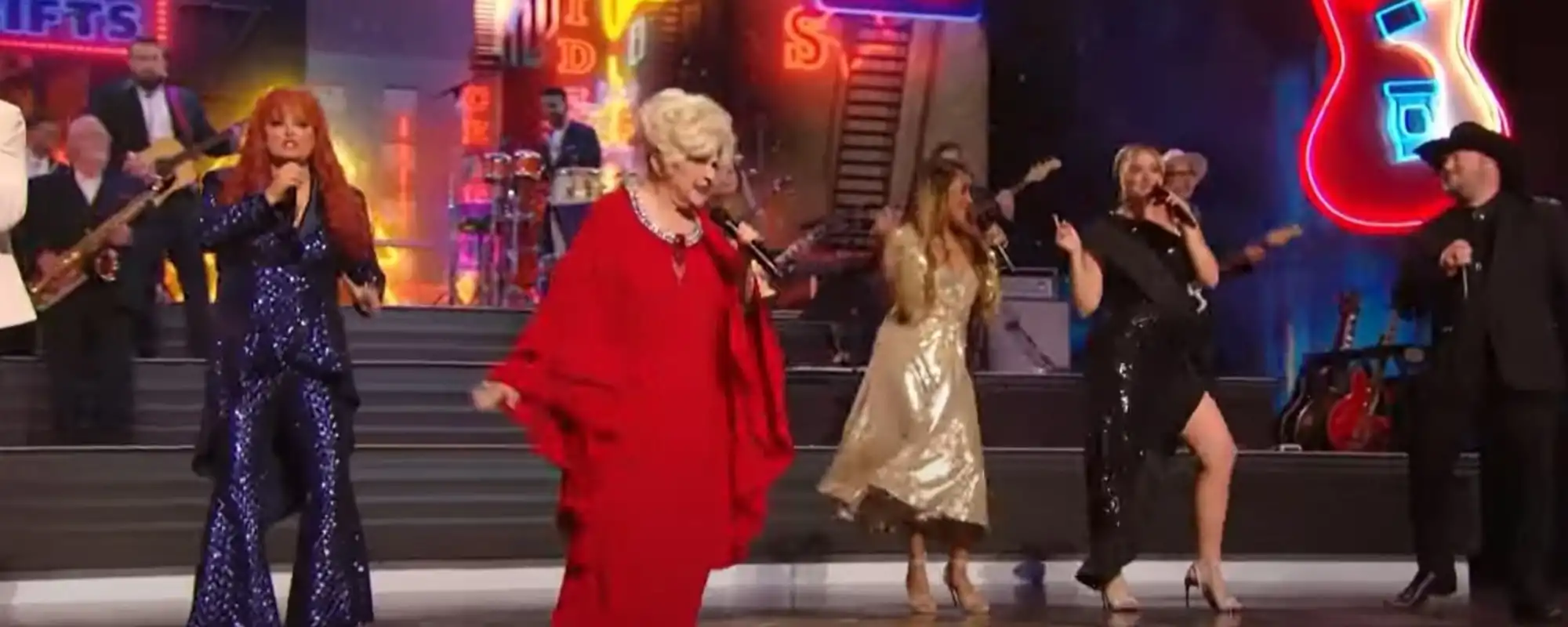 Brenda Lee performs Rockin' Around the Christmas Tree to Close Out Christmas at the Opry