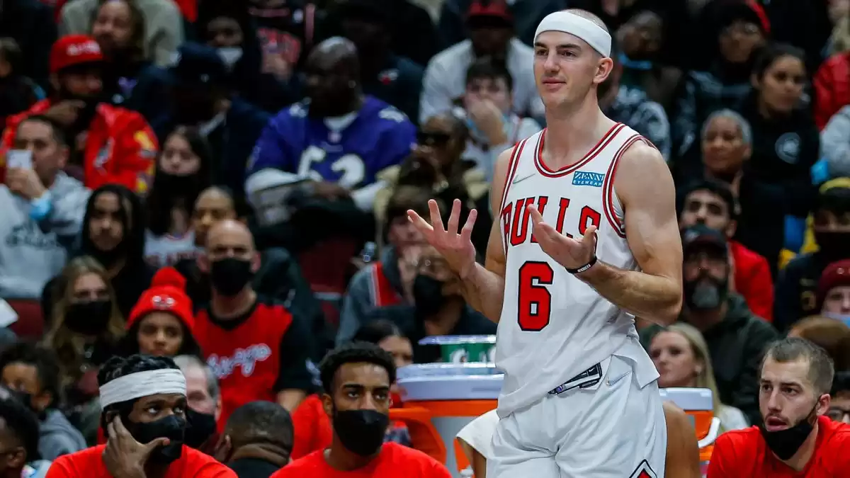 Bulls Alex Caruso draws first start, continues hot shooting