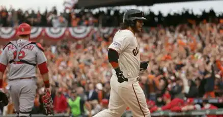 Cardinals finalize deal with Gold Glove shortstop Brandon Crawford to address depth concern