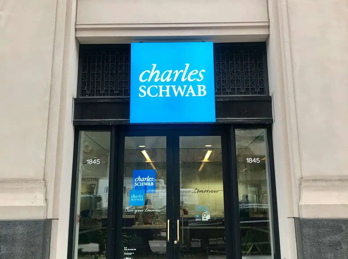 Charles Schwab Prepares for New CFO