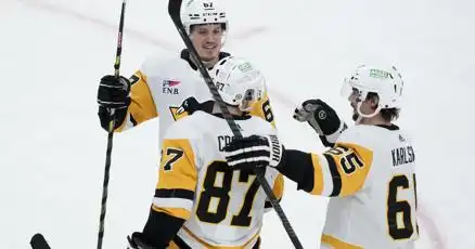 Crosby scores winner 3rd period Penguins beat Bruins 6-5 blowing 3-goal lead