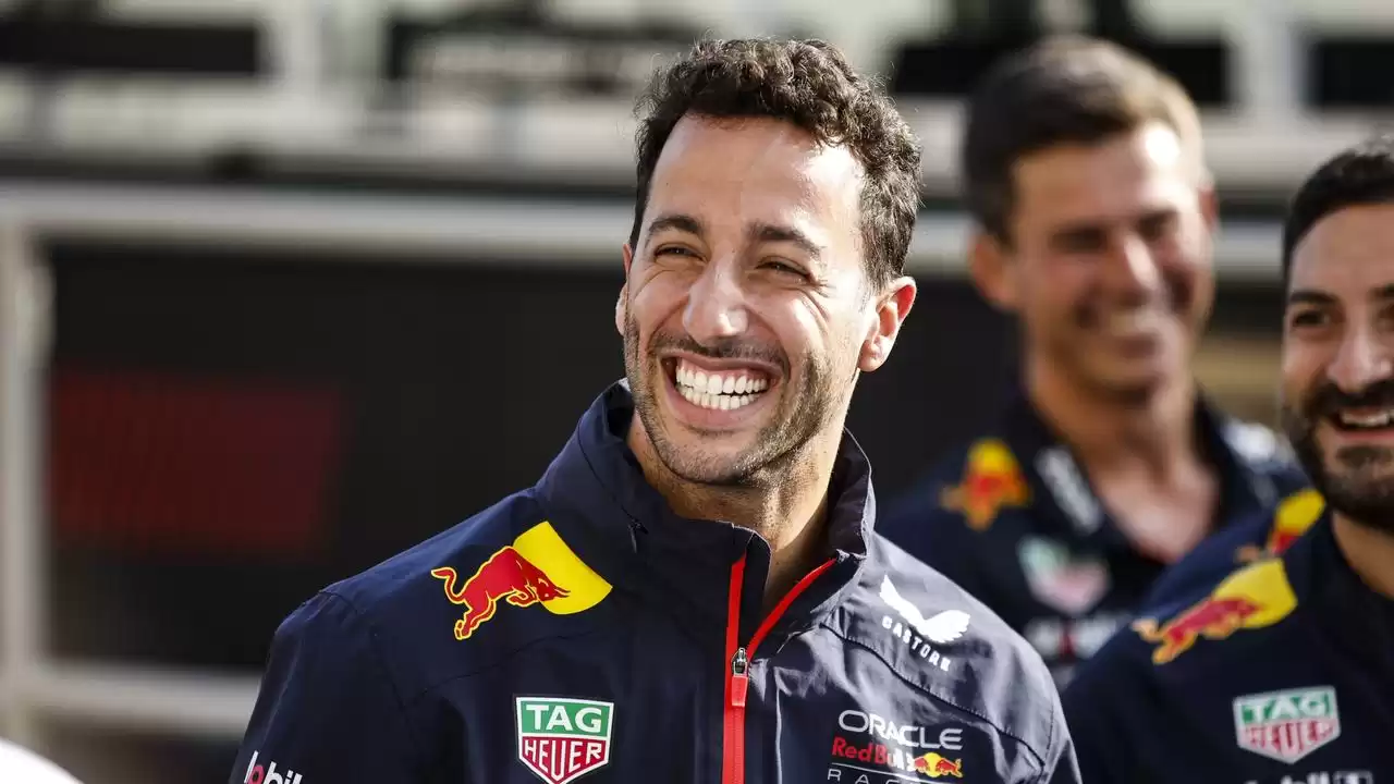 Daniel Ricciardo to Take Over Nyck de Vries' Spot at AlphaTauri in F1 2023, Red Bull's Sergio Perez in the News with Christian Horner's Reaction