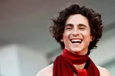 Debut Trailer for Wonka Prequel Showcases Timothee Chalamet as the Iconic Character