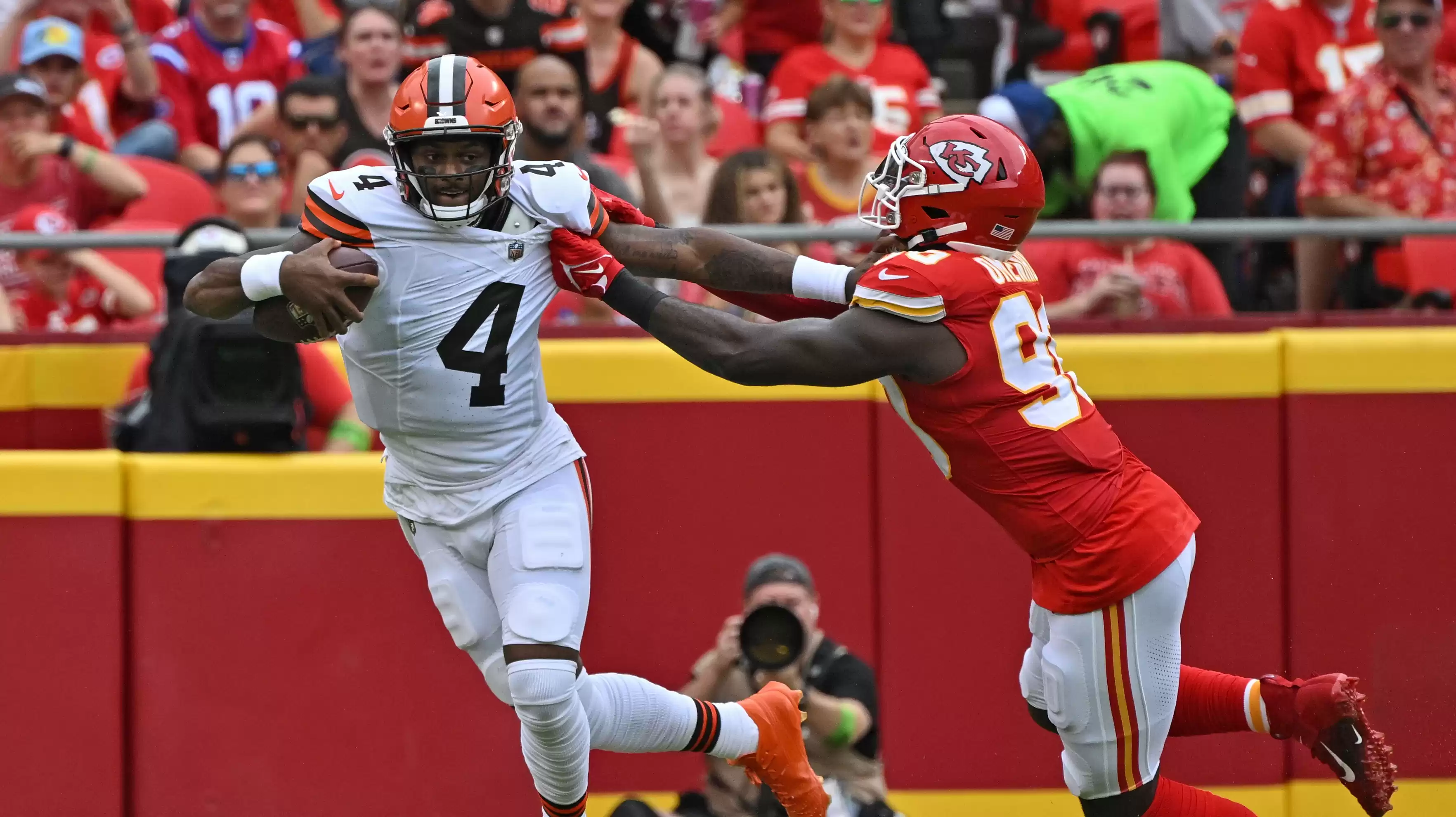 Deshaun Watson Leads Browns to 2 Touchdowns in Loss to Chiefs