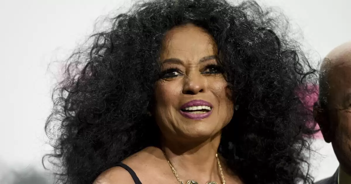 Diana Ross sings Happy Birthday to Beyoncé during tour