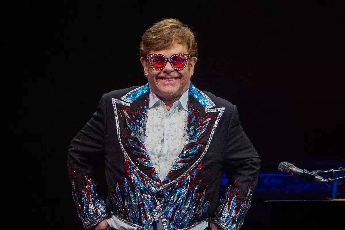 Elton John Hospitalized: Accidental Fall Sends 76-Year-Old Music Icon for Urgent Medical Care