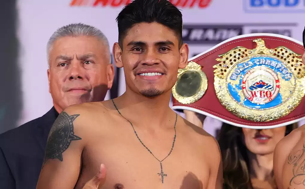 'Emanuel Navarrete dominates Oscar Valdez to claim unanimous decision in thrilling bout'