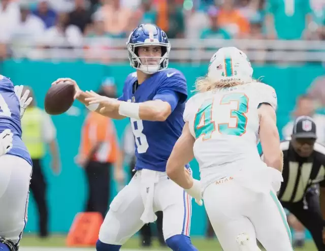'Giants Season: Jones Knocked Out in Loss to Dolphins'