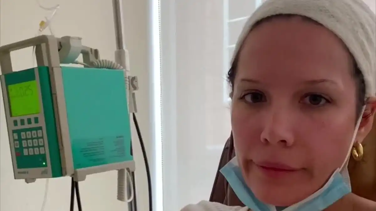 Halsey fans outraged as singer is body shamed for lupus diagnosis