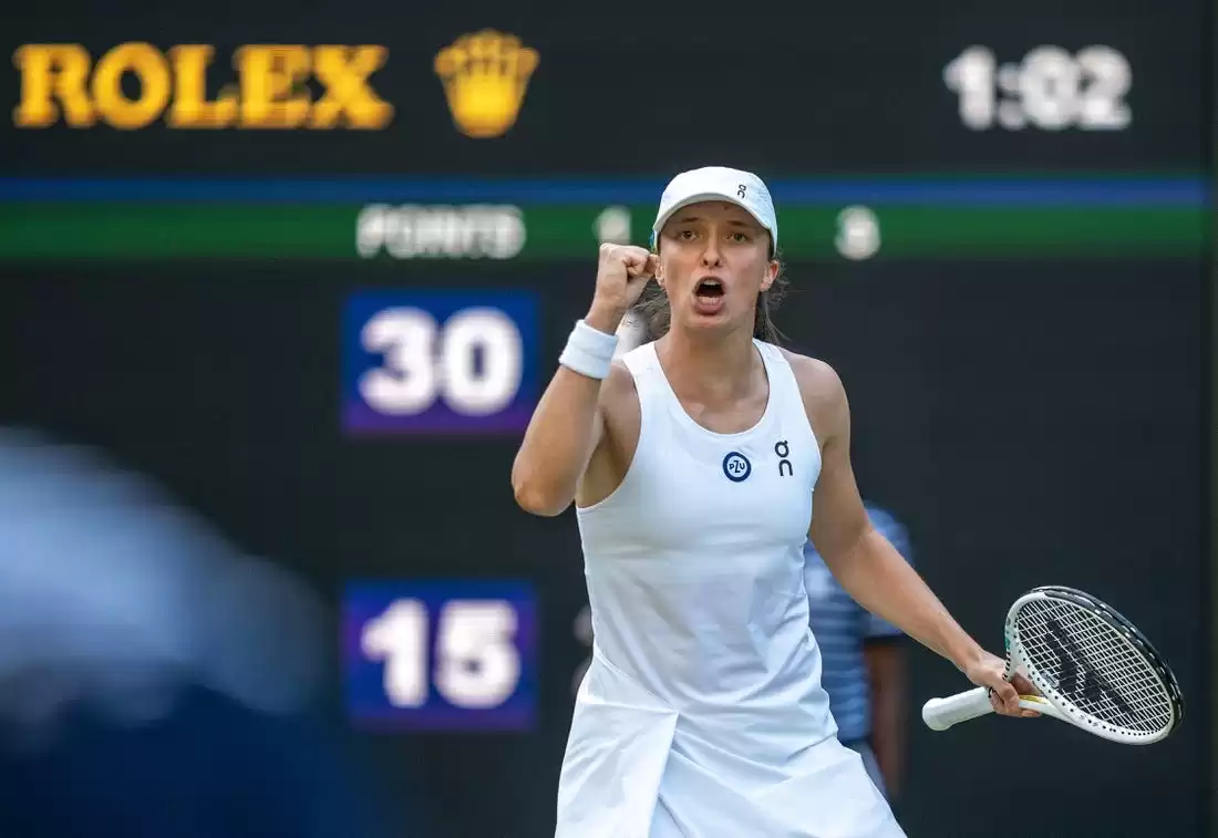 Iga Swiatek Makes It to Her First Wimbledon Quarterfinal, Defying the Odds.
