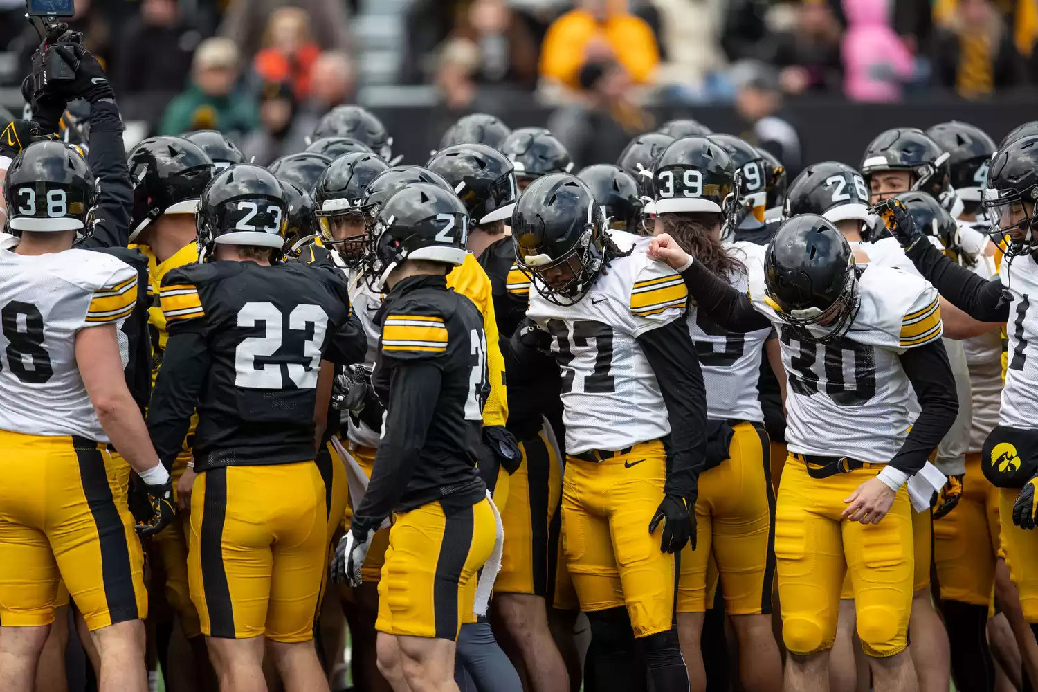 Iowa Football: Live Updates of the 2023 Season Opener against Utah State