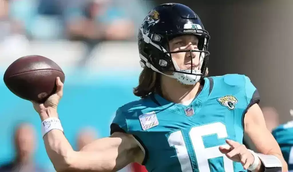 Jaguars Trevor Lawrence | Pre-Game Workout to Determine Playing Status