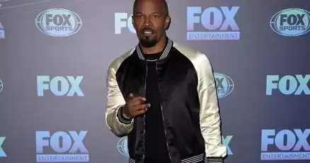 Jamie Foxx reunites woman with lost bag during health recovery