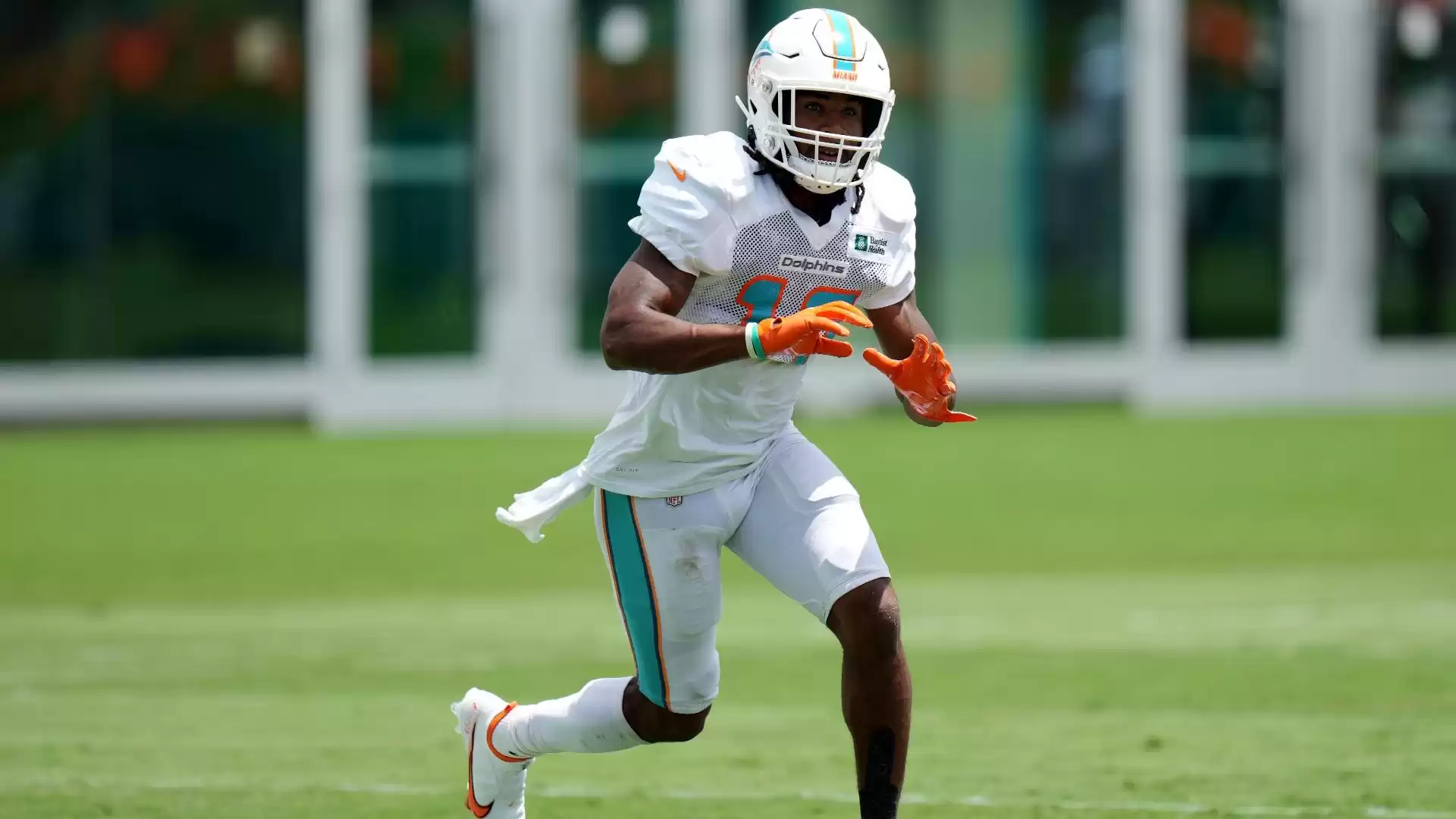 Jaylen Waddle injury update: Miami Dolphins wide receiver exits game against Philadelphia Eagles following back injury, uncertain for return