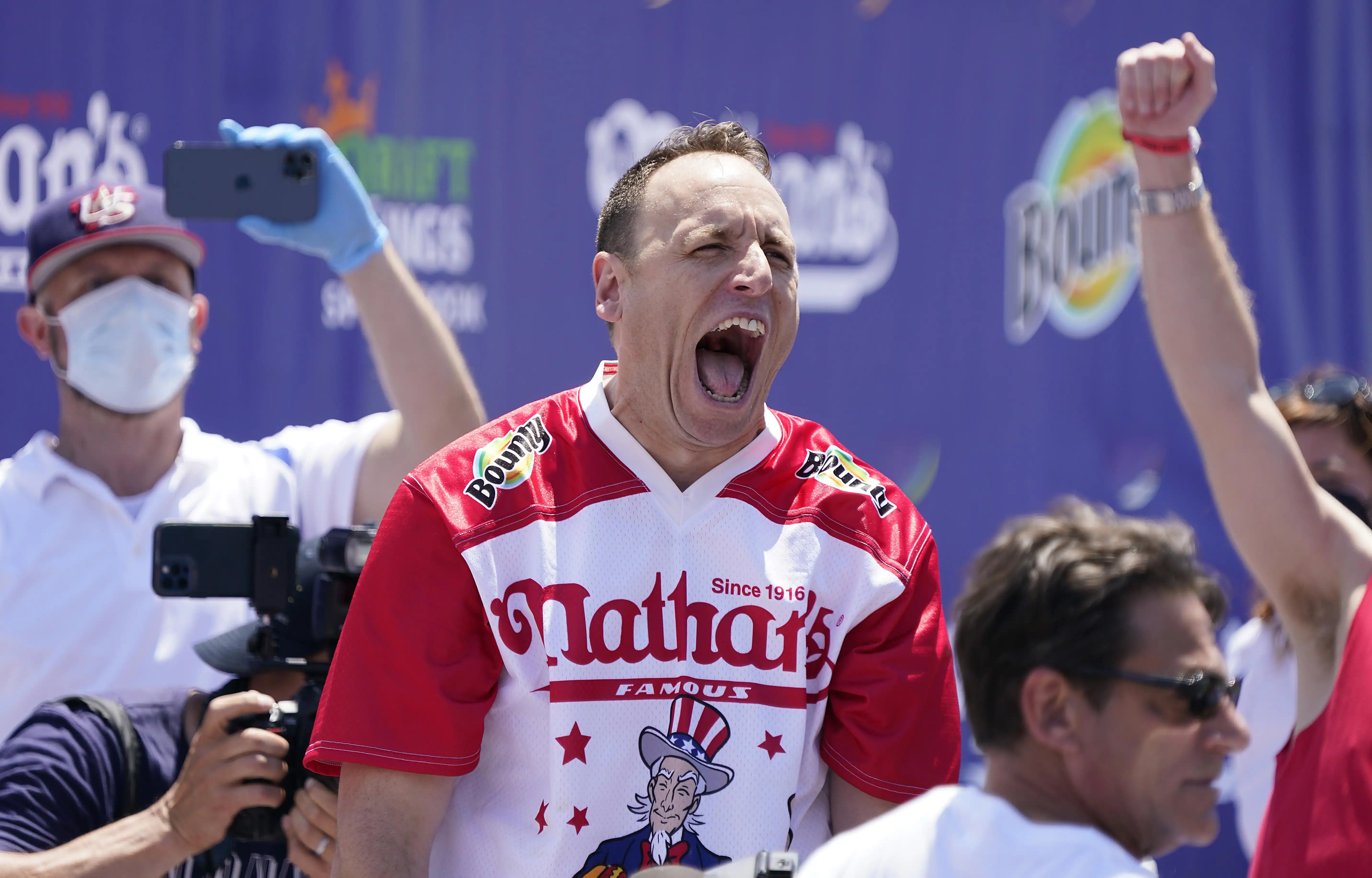 Joey Chestnut World Records: Full List of 55 Competitive Eating Records, Hot Dogs to Twinkies
