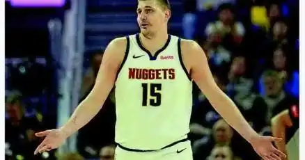 Jokic 3rd straight triple-double, Nuggets sweep Warriors