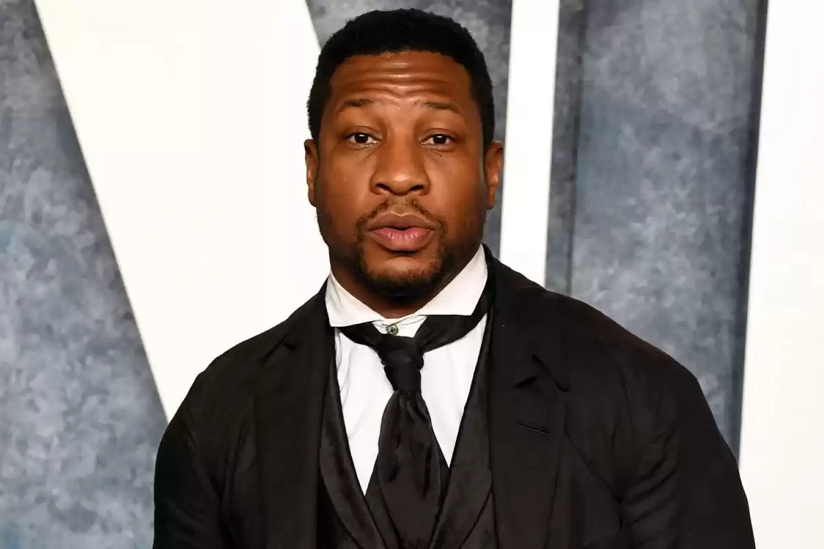 Jonathan Majors Breaks Up Brawl Between High School Students in New Video