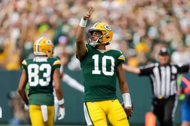 Jordan Love leads Packers to victory as Saints lose Derek Carr to shoulder injury