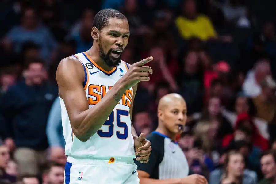 Kevin Durant climbs into top 10 in NBA scoring fueled by historical performance