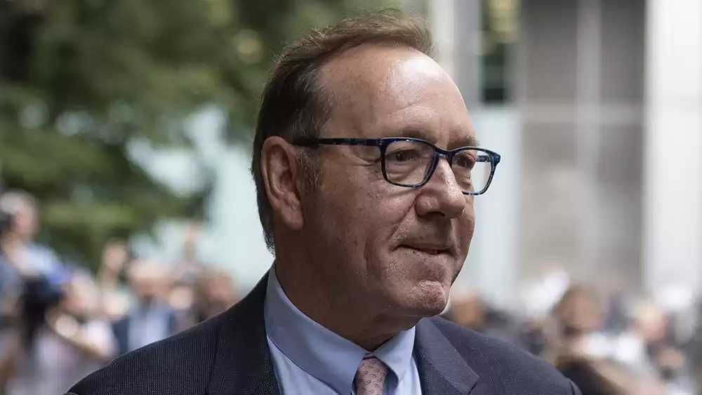 "Kevin Spacey's U.K. Trial Unleashes Intense Courtroom Drama - Can He Sway the Jury's Verdict?"