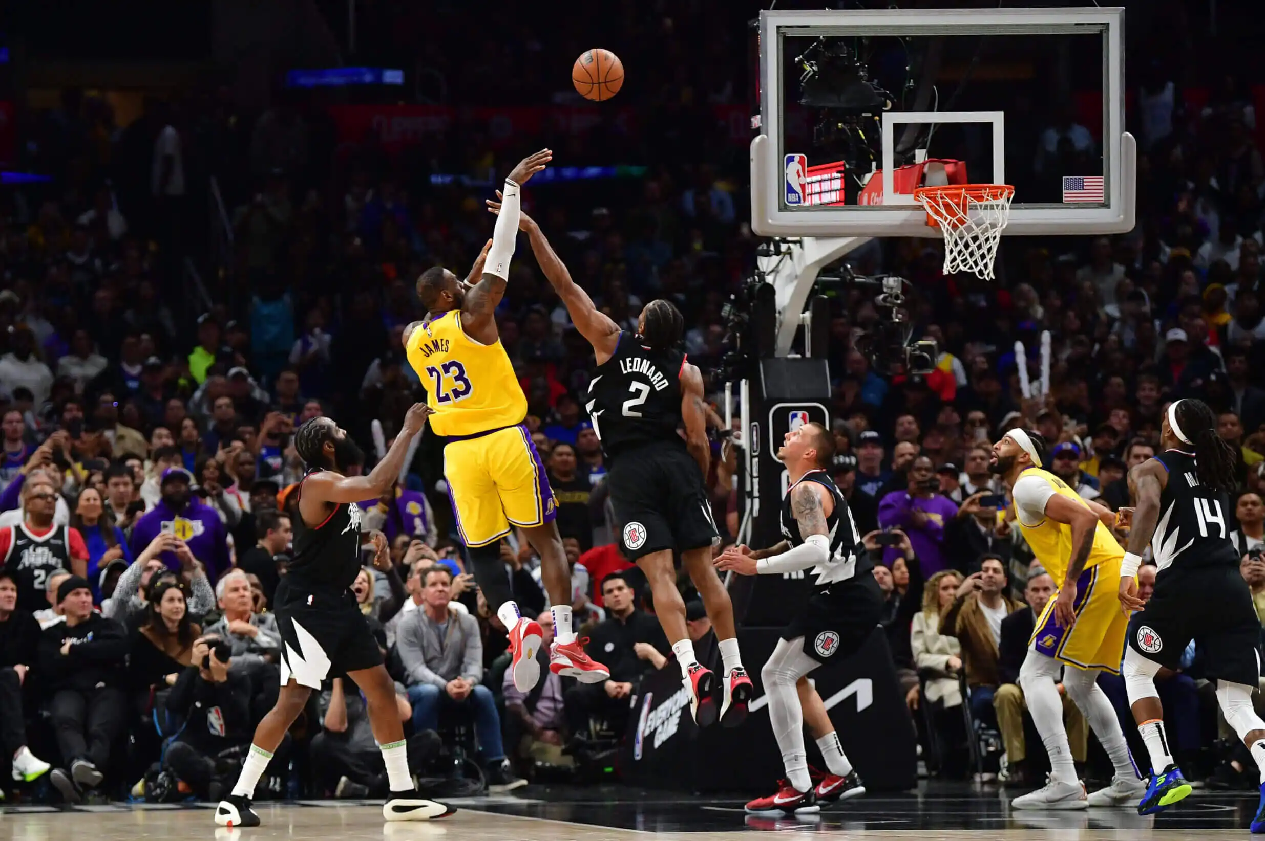 Lakers comeback victory over Clippers from 21-point deficit
