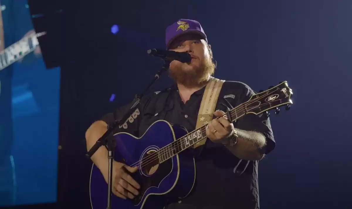 Luke Combs expresses gratitude to Tracy Chapman for her support as his rendition of 