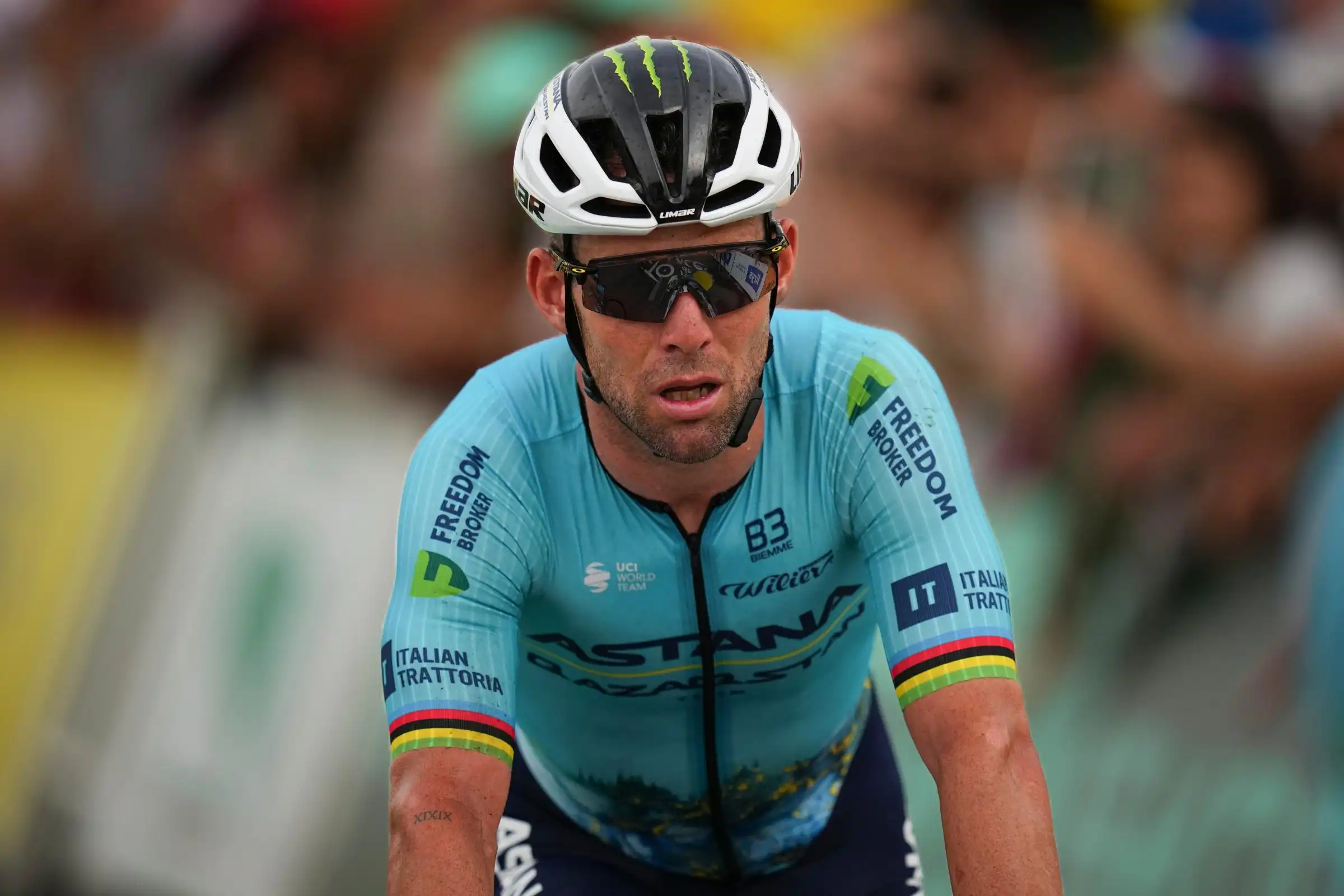 Mark Cavendish struggles heat brutal first stage Tour de France
