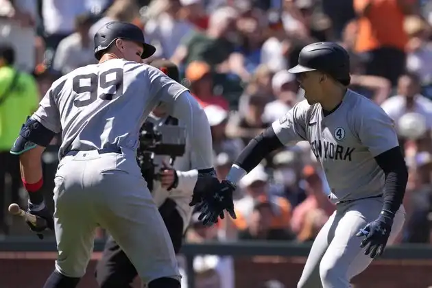 MLB roundup: Juan Soto hits 2 home runs in Yankees sweep of Giants