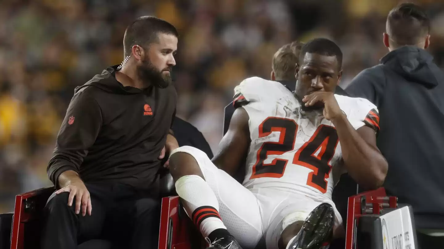 Monday Night Football: Browns lose Nick Chubb, trail Steelers 16-14 at halftime