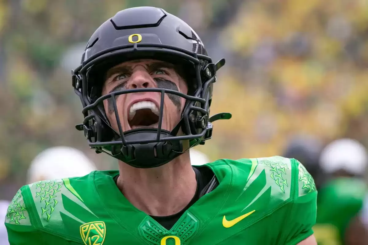 Oregon QB Bo Nix increases draft stock with standout showing against Colorado