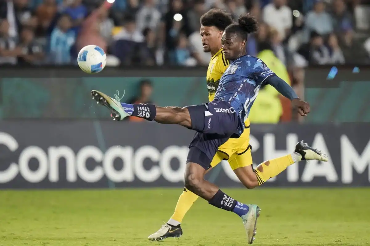 Pachuca Wins CONCACAF Champions Cup Title with 3-0 Victory over Columbus Crew