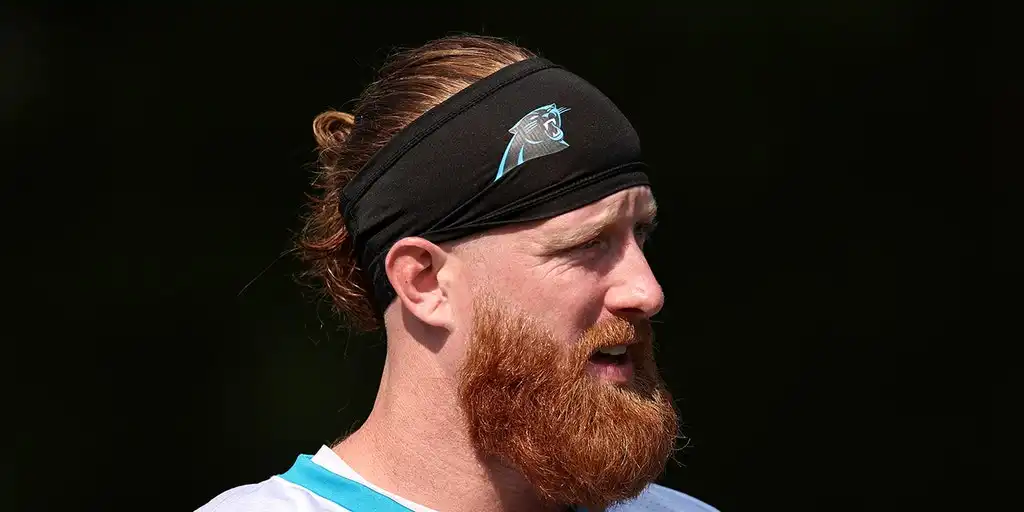 Panthers' Hayden Hurst dealing with post traumatic amnesia after November hit, father reveals