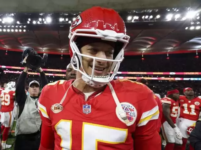 Patrick Mahomes II player props odds tips betting trends Week 11 Chiefs vs Eagles