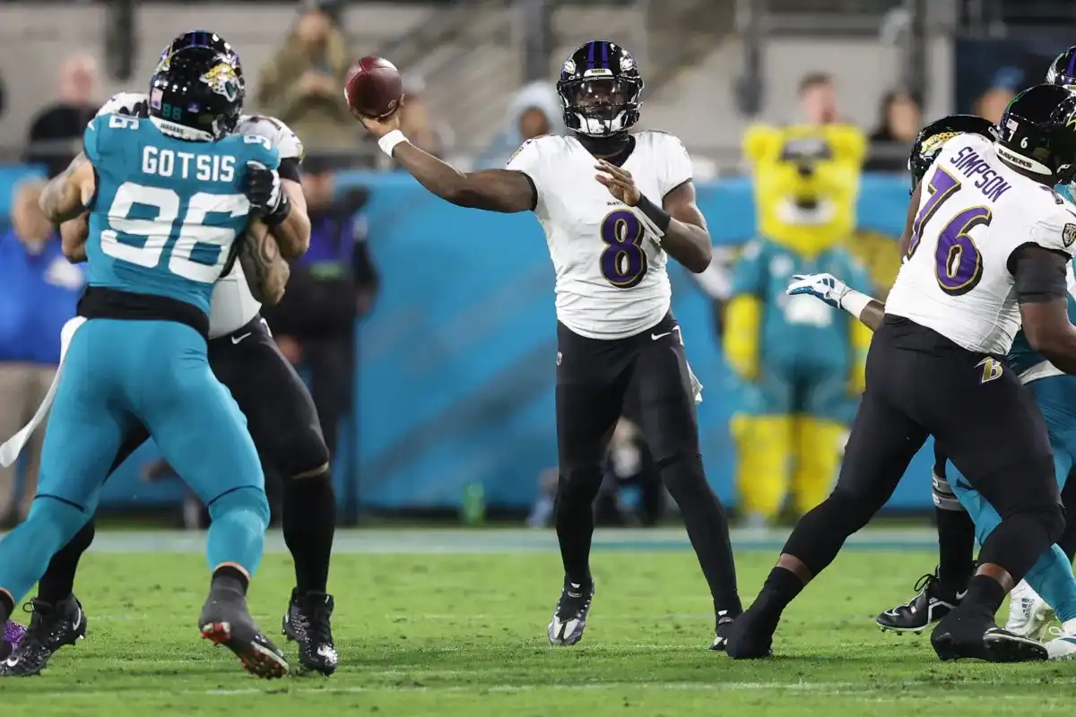 Ravens: Lamar Jackson's Pocket Dominance; Kyle Hamilton Addresses Disrespect