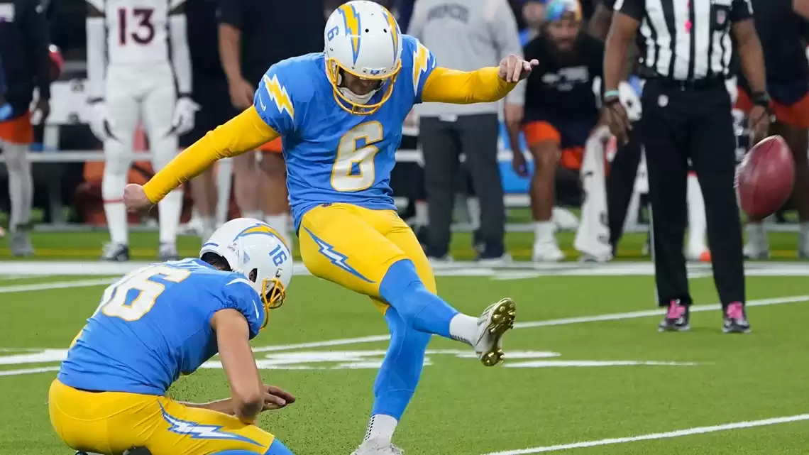 Reports: Cleveland Browns trade for Los Angeles Chargers K Dustin Hopkins