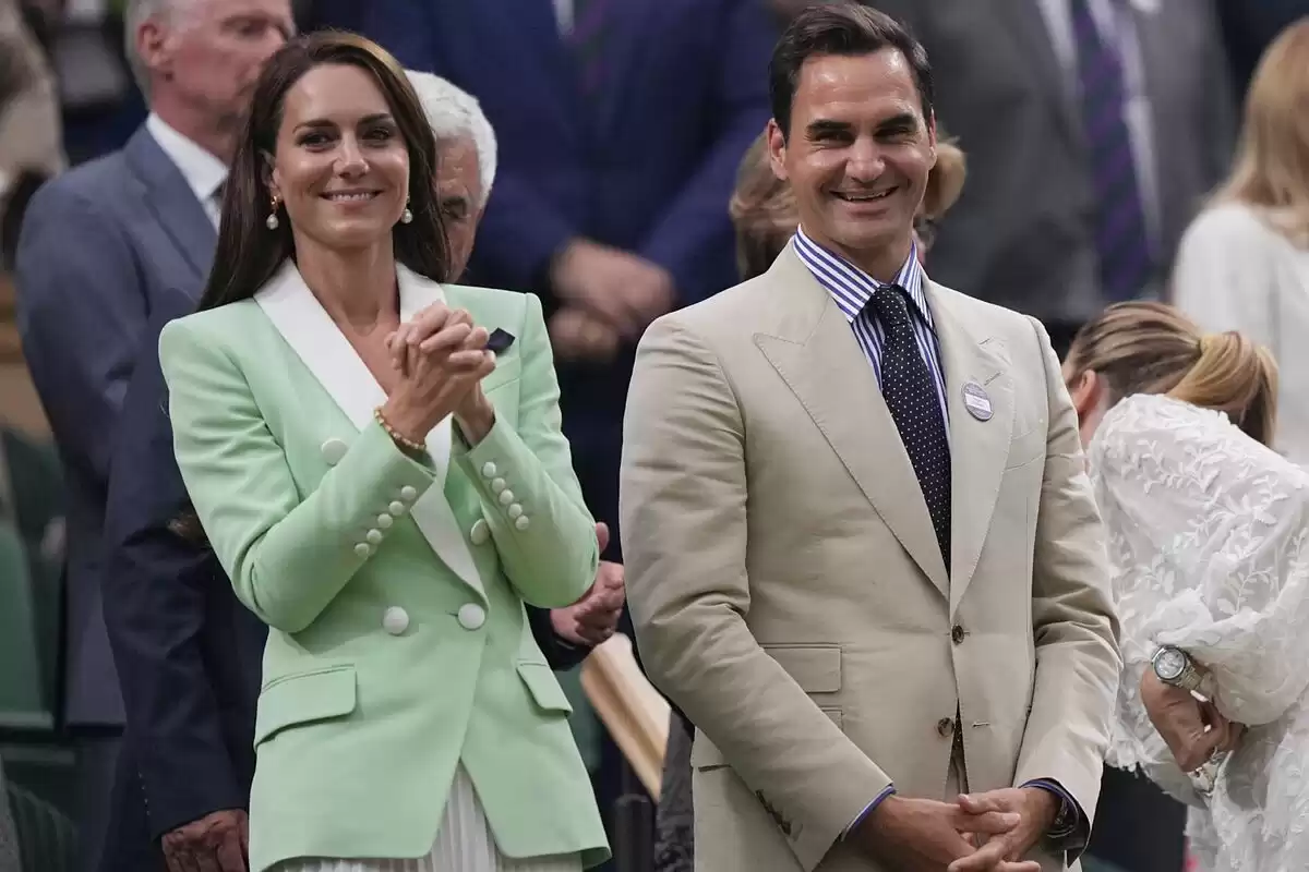 Roger Federer's unconventional kiss gesture towards Kate Middleton stirs intrigue