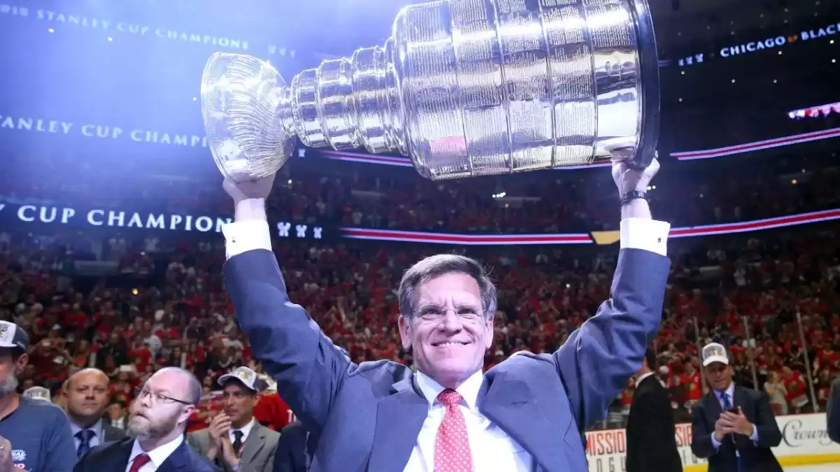 "Sad News: Chicago Blackhawks Owner, Rocky Wirtz, Passes Away at Age 70"