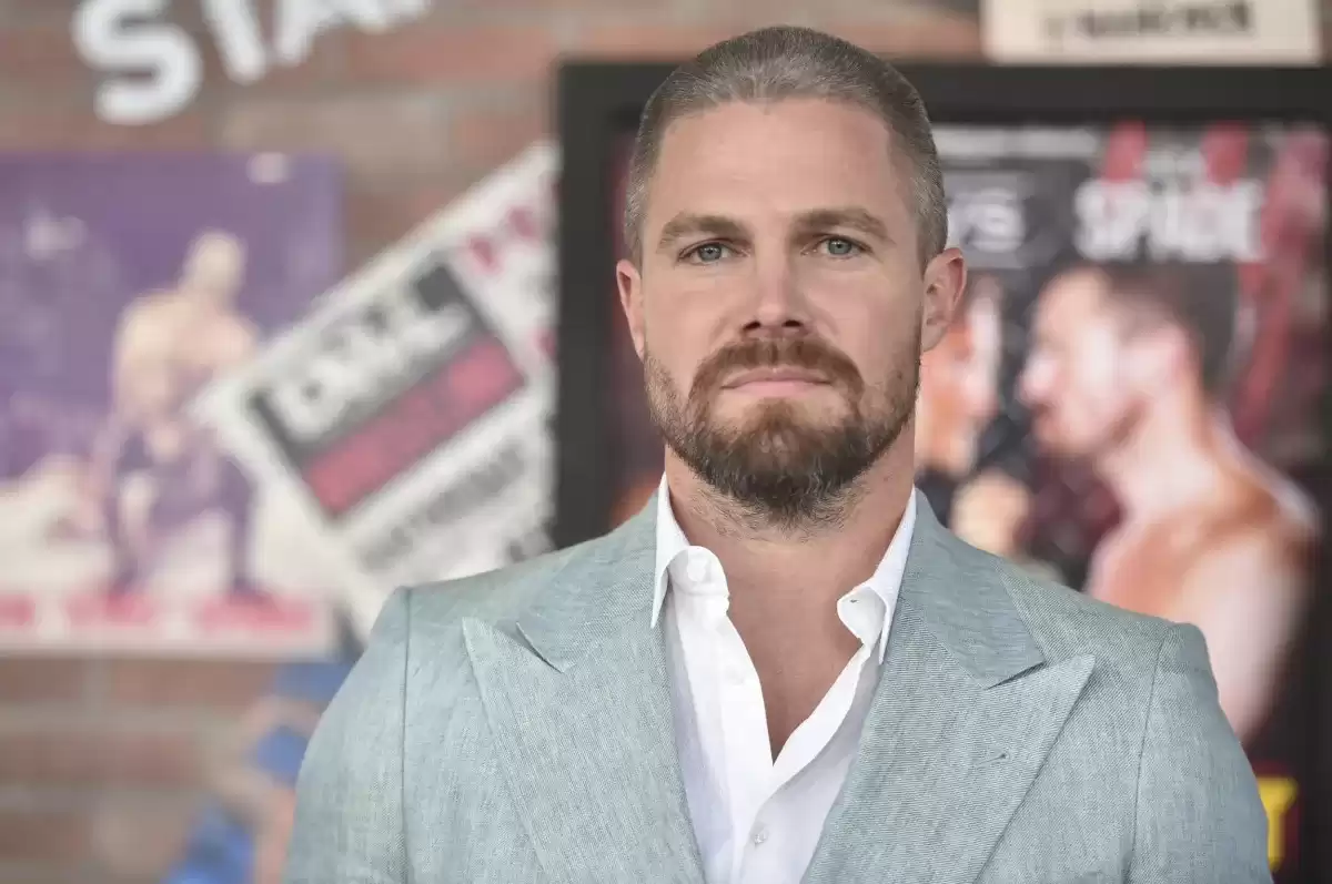 Stephen Amell Faces Criticism for Speaking Out Against the SAG-AFTRA Strike